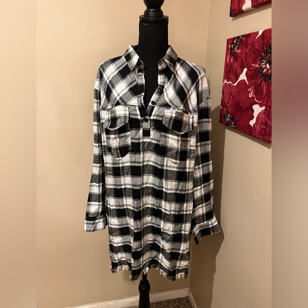 Umgee Women's Long Sleeve Plaid Shirt Black White Plaid, size 2XL - Picture 2 of 8
